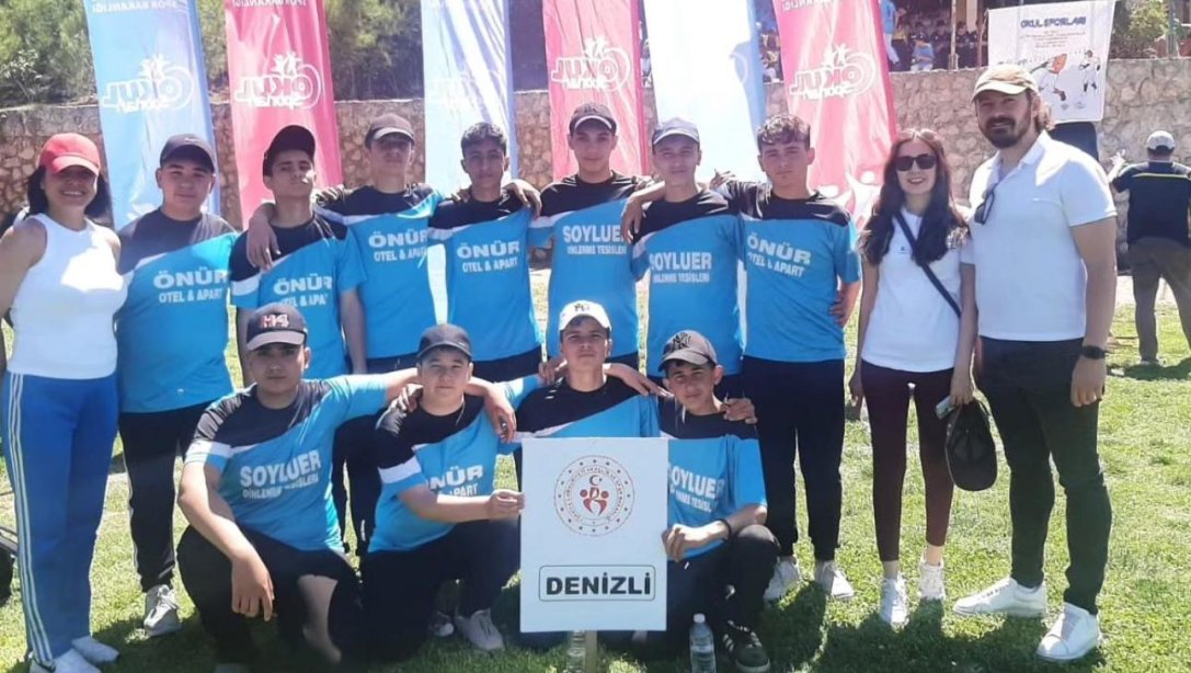 Okul Sporları Yıldız Erkekler Fethiye'de düzenlenen Türkiye Finallerine katılan Mehmet ve Kemal Aracı Ortaokulu Beyzbol takımımıza ilçemize yaşattığı gururdan dolayı teşekkür ederiz
