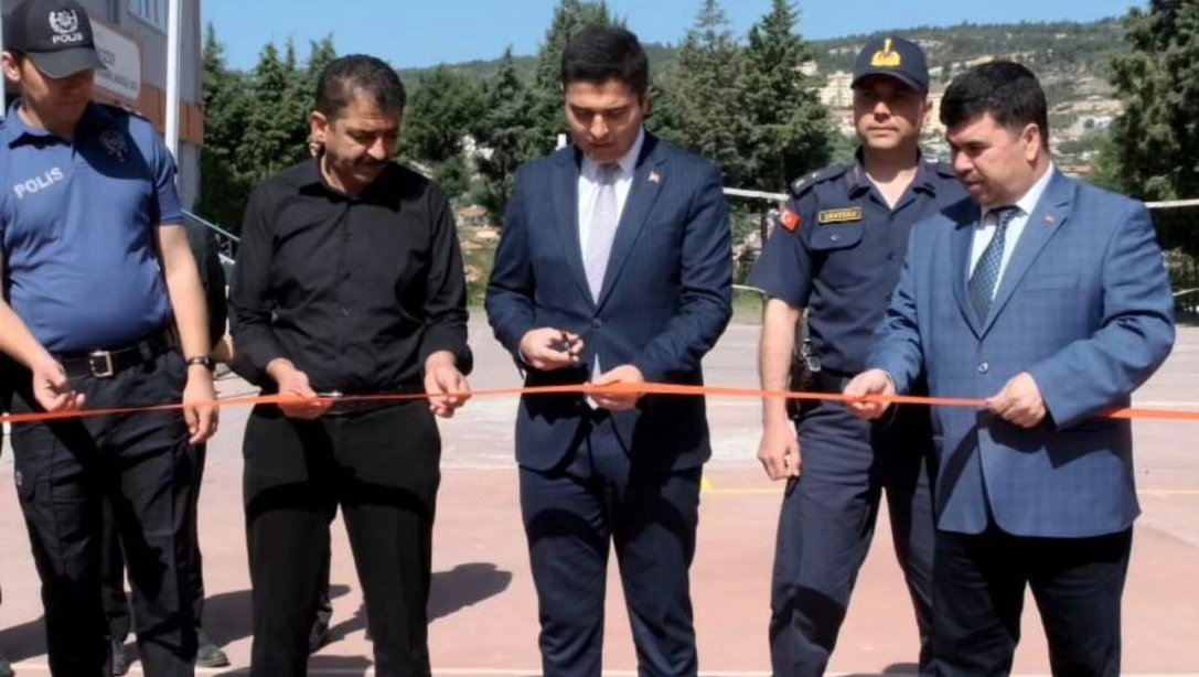 Kale Ethem Özsoy Çok Programlı Anadolu Lisesi'nde  Tübitak 4006 Bilim Fuarı'nın açılış töreni gerçekleşti