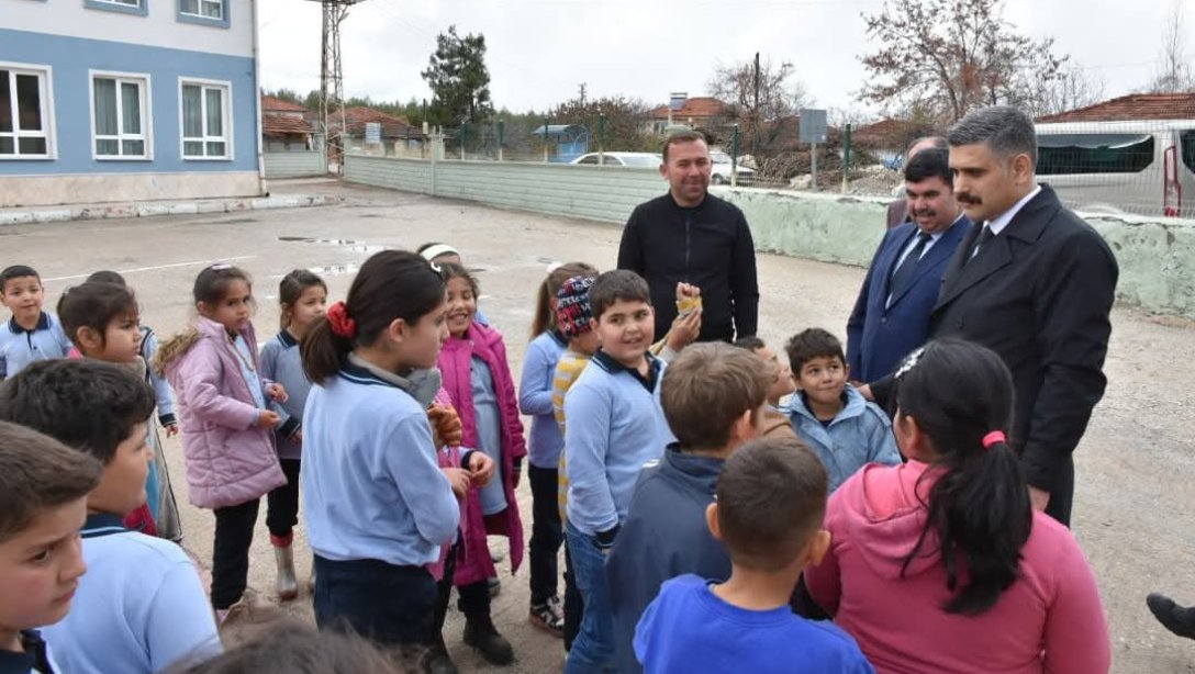 SN.KAYMAKAMIMIZ  BURAK GÜRBÜZ BELENKÖY İLOKULU VE ORTAOKULUNA ZİYARET ETTİ